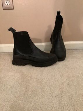 Free People Intentionally Blank Black Leather Court Chelsea Lug Sole Boots 38/8.
